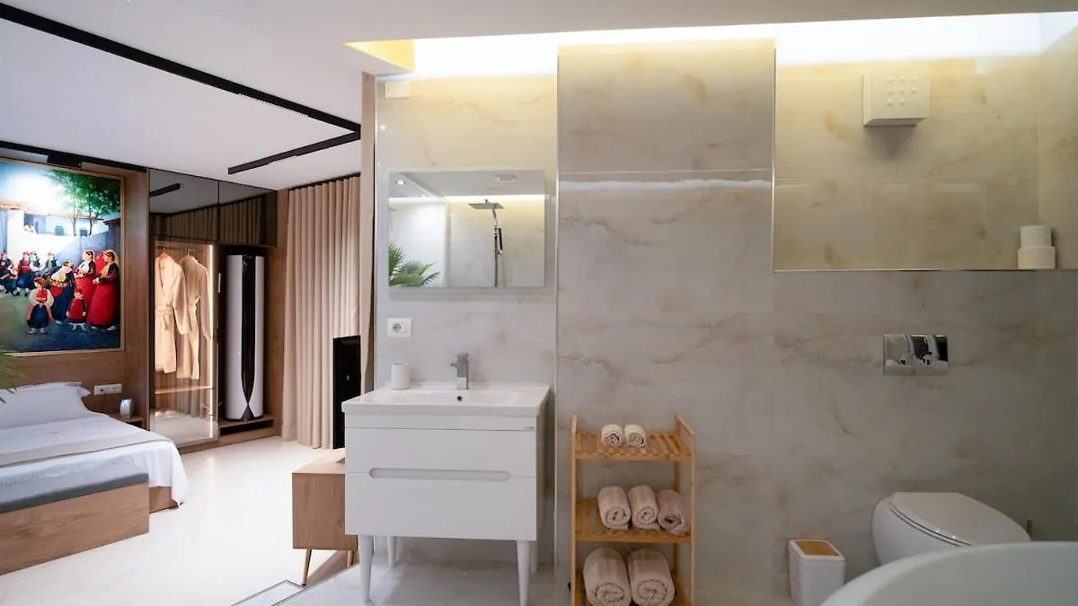 アパート 446 White Suite Luxury Shkodër
